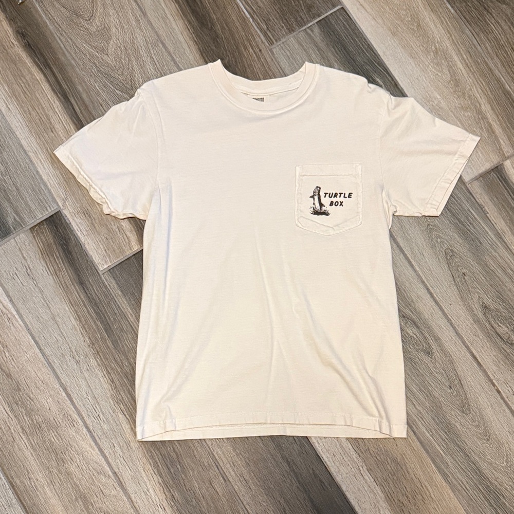 Turtle Box Cream FREE LIVIN’ TARPON TEE - S